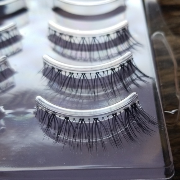 Eyelashes - Picture 3 of 4